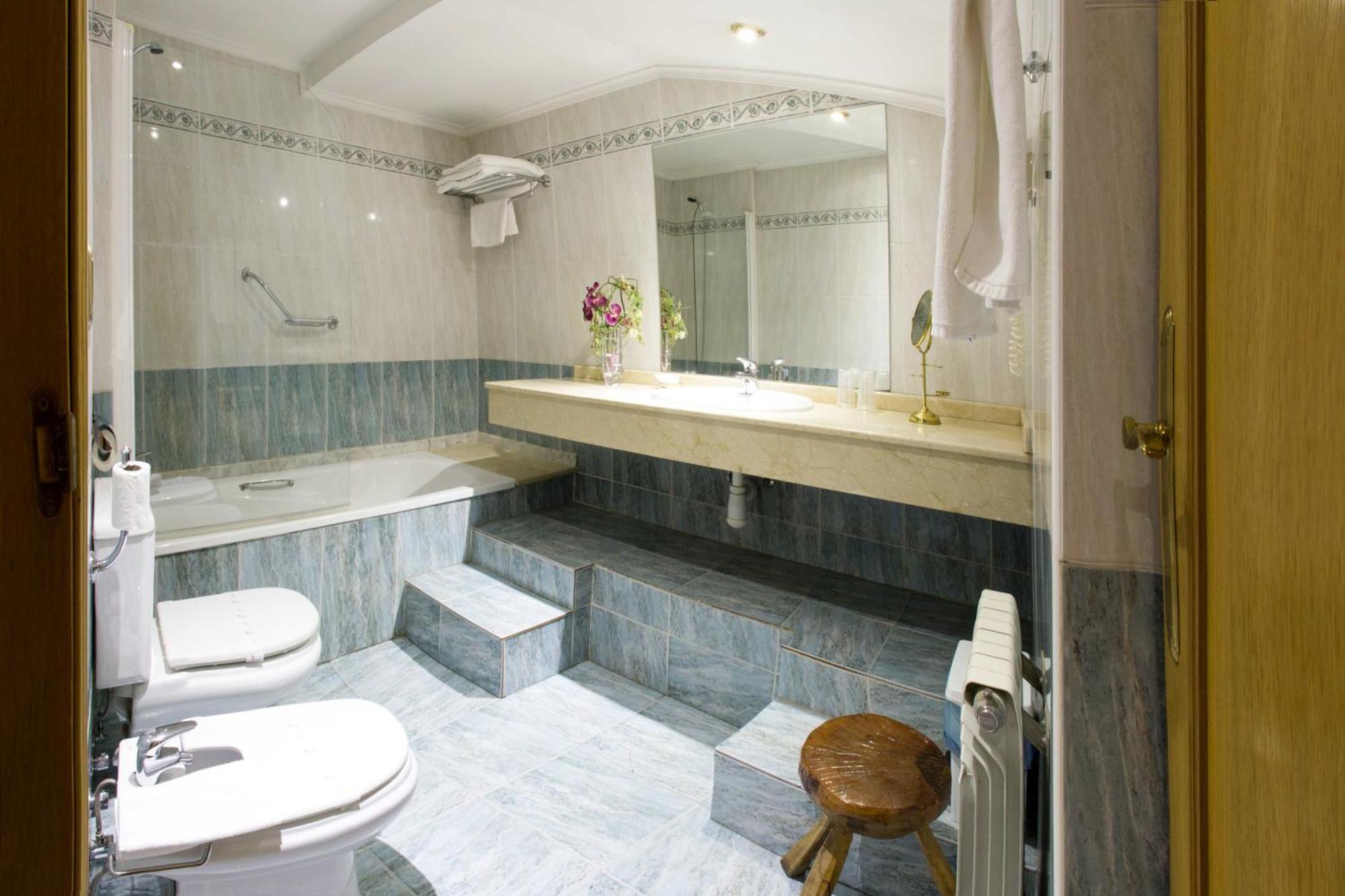 Don Pedro Hotel Aviles Luaran gambar